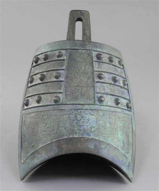 A Chinese archaic bronze bell, Niu Zhong, Eastern Zhou dynasty/Spring & Autumn period, 8th-5th century B.C., 29cm high